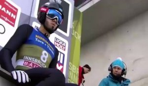 La belle gamelle d'un skieur de saut à ski qui n'arrive pas à s'arrêter à l'arrivée !