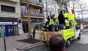 Gilets jaunes : près de 1 800 manifestants à Valence