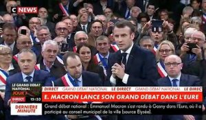 Grand Débat - Emmanuel Macron face aux maires à Grand Bourgtheroulde: "Toutes les questions sont ouvertes, il ne doit pas y avoir de tabou" - VIDEO