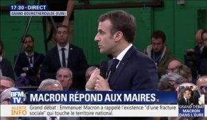 Emmanuel Macron: "On a peut-être trop de fonctionnaires de circulaire et pas assez de fonctionnaires de guichet"