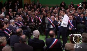 Le grand débat lancé dans une ambiance détendue par Emmanuel Macron