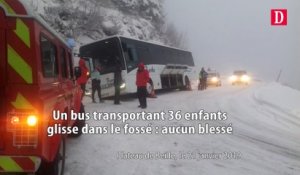 Un bus transportant 36 enfants glisse dans le fossé : aucun blessé