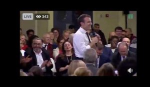 Cette maire a osé la petite blague face à Macron