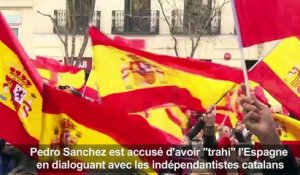 Espagne: la droite, l'extrême droite manifestent contre Sanchez