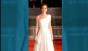 La beauté de Kate Middleton subjugue l’assemblée sur le tapis rouge de la cérémonie des Bafta à Londres