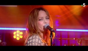 Vanessa Paradis (live) "Kiev" - C à Vous - 12/02/2019