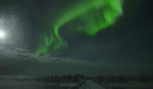 Le spectacle des aurores boréales en Finlande