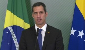 Le président auto-proclamé du Venezuela Juan Guaido compte rentrer dans son pays