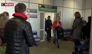 Russie : les survivants de l'avion en feu de retour dans leurs familles