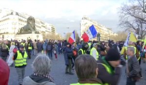 Les gilets jaunes se sont dispersés dans le calme sur la place Denfert-Rochereau