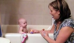 Trop Mignon Ce Bebe Chante Une Chanson Avec Maman Old Mcdonald Sur Orange Videos