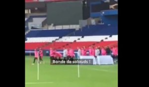 "On perd par votre faute" : devant des supporters ultras, l'entraînement sous haute tension du PSG