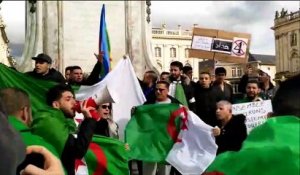 Nancy : 200 personnes réunies place Stanislas pour réclamer une "2e république" en Algérie.