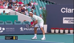 Miami - Federer monte en puissance