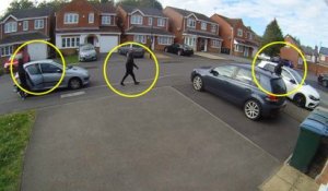 Un voisin utilise sa voiture pour bloquer des voleurs qui veulent partir avec une Golf R