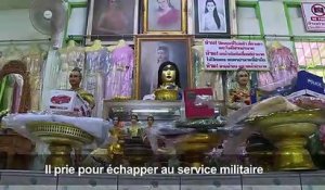 A Bangkok, on prie un fantôme pour échapper au service militaire