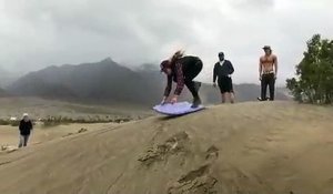 Surf sur une dune de sable : elle s'explose le visage sur le sol !