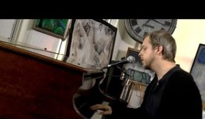 ONE ON ONE: Teitur - Sleeping with the Lights On October 22nd, 2016 Outlaw Roadshow Session