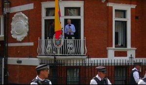 Pour ou contre Julian Assange : réactions après son arrestation