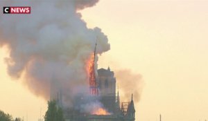 Incendie Notre-Dame de Paris : les images de la flèche qui s’effondre