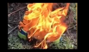 Ils brûlent leurs chaussures Nike pour protester contre la dernière campagne de la marque