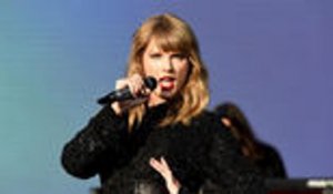 Taylor Swift Re-Enters Billboard's Social 50 Chart Thanks to Tweets | Billboard News