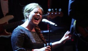 Adele célibataire : Elle se moque d’elle-même sur Instagram