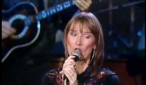 Gail Davies - You Turn Me On, I'm a Radio
