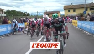 Le Gac chute dans le sprint final - Cyclisme - Giro