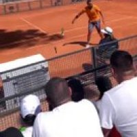 Tel John McEnroe, Nick Kyrgios pète un câble et s'expulse lui-même du court