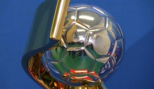 CdM 2019 (F) - Le trophée de la Coupe du Monde est en France
