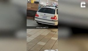 Un automobiliste se perd et arrive dans un centre commercial en voiture