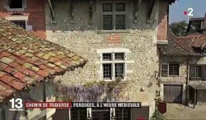 Le village médiéval de Pérouges séduit les visiteurs