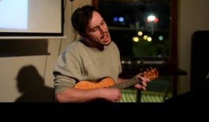 Brendan Maclean covers Robyn's "Dancing On My Own" on the Ukulele at the AU sessions