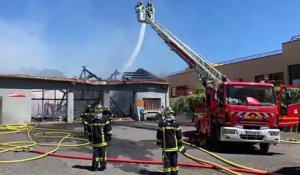 Clermont-l'Herault : intervention des pompiers sur un feu de commerces