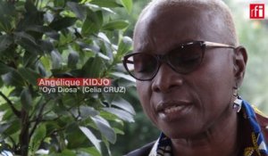 Angélique Kidjo interprète "Oya Diosa" en acoustique