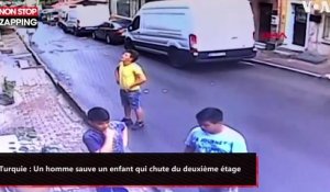 Turquie : Un homme sauve un enfant qui chute du deuxième étage (vidéo)
