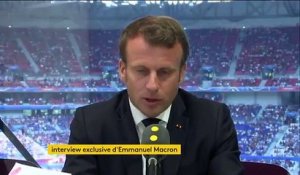 La mise en garde d'Emmanuel Macron : "On peut pas prendre nos enfants en otage, quand on est professeur, on a des devoirs"