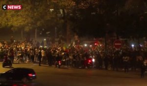Les supporters exultent après la victoire de l’Algérie à la CAN