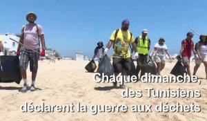 Sur les plages de Tunisie, des citoyens en guerre contre les déchets