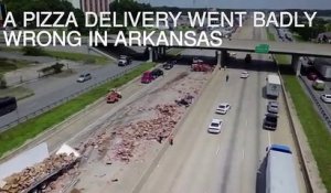 Un camion transportant des pizzas pepperoni se renverse sur l'autoroute
