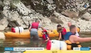 Ardèche : les pompiers, anges gardiens sur la rivière