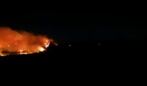 L'incendie à Cébazan continue de nuit