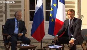 Macron-Poutine : les mains tendues de Brégançon