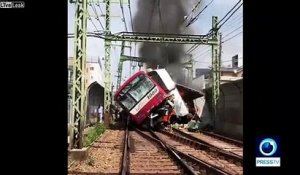 Déraillement impressionnant d'un train au Japon !