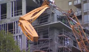 Au Canada, les images d'une grue qui s'est effondrée sur un immeuble lors du passage de l'ouragan Dorian