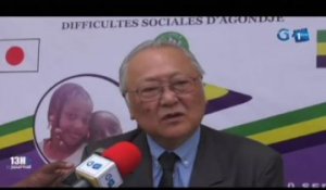 RTG/L’ambassadeur du Japon au Gabon vient de remettre 26 millions de francs CFA au responsable du centre d’accueil pour les enfants en difficulté sociale de N’Gounié