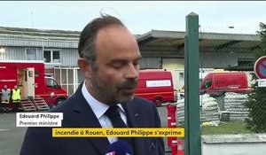Incendie de l'usine Lubrizol à Rouen : Edouard Philippe évoque des odeurs "gênantes" mais "pas nocives"