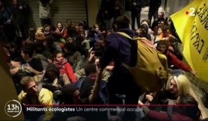 Paris : le centre commercial Italie 2 occupé par des militants écologistes