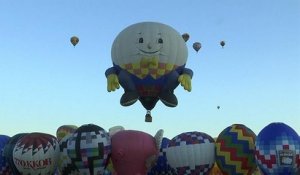 Des centaines de montgolfières dans le ciel du Nouveau Mexique